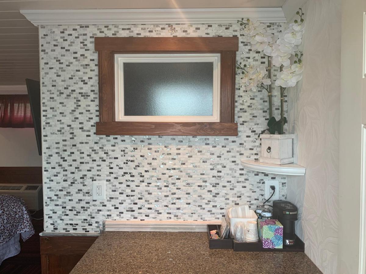Atlantic Coast Inn Елсуърт Екстериор снимка