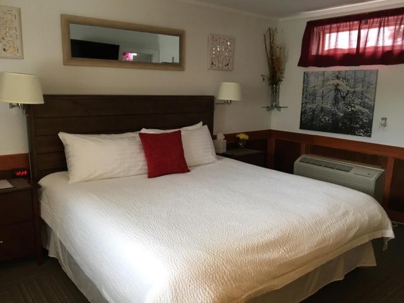 Atlantic Coast Inn Елсуърт Екстериор снимка